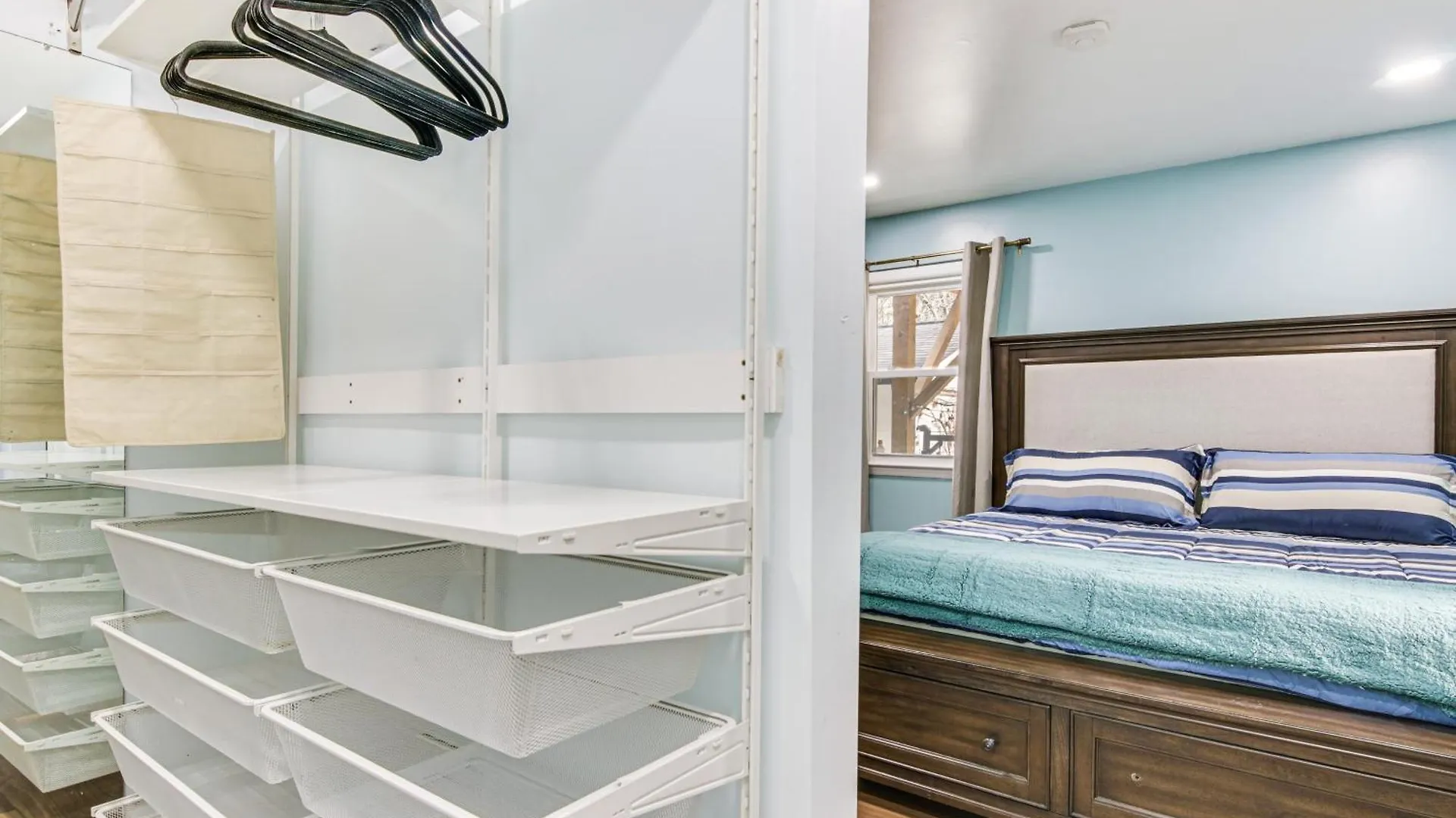 6 Mi To Spectrum Center Spacious Getaway With Deck 夏洛特 0*,