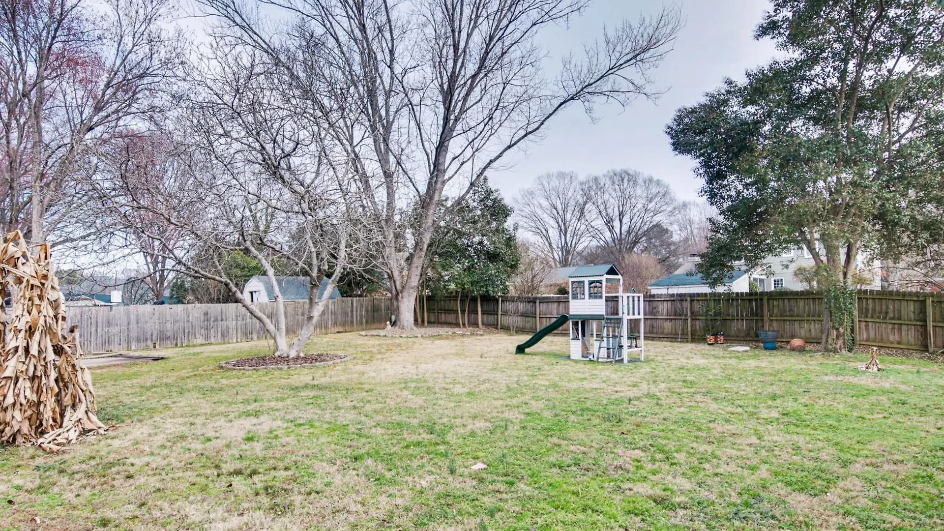 6 Mi To Spectrum Center Spacious Getaway With Deck 夏洛特 美国